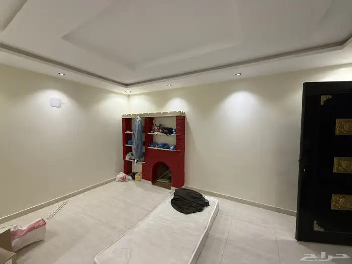 فيلا درج صالة و شقتين زاوية مقابل مسجد و مرفق 350 متر 3