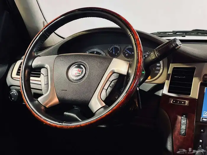 كاديلاك اسكاليد 2006 سعودي بحاله ممتازه ماشاء الله 4