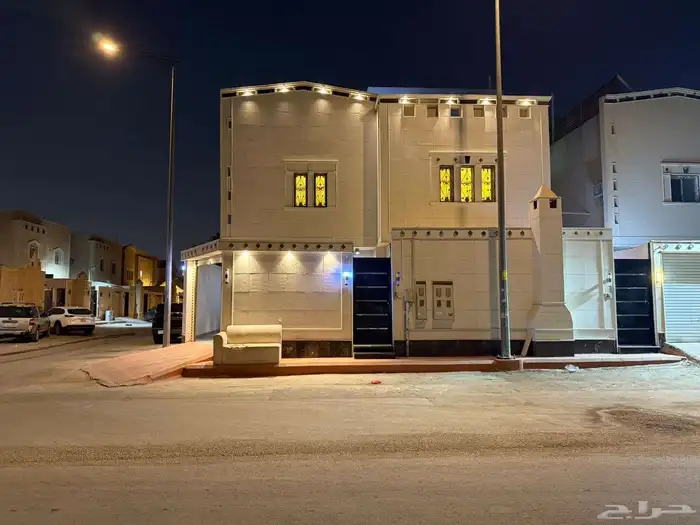 فيلا درج صالة و شقتين زاوية مقابل مسجد و مرفق 350 متر 1