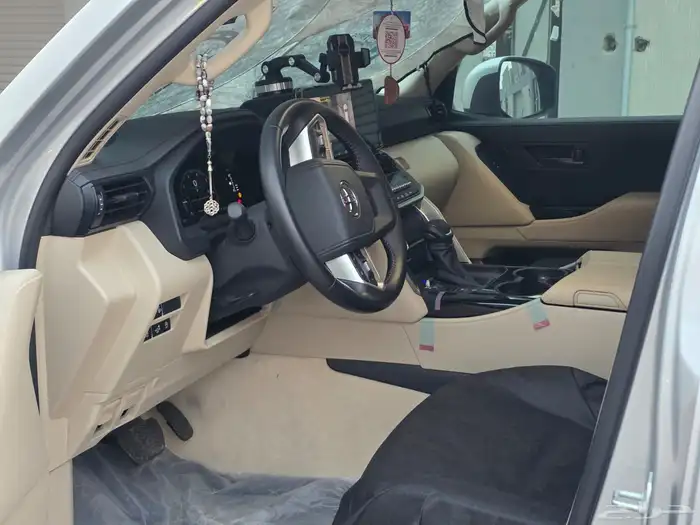 لاند كروزر بنزين GXR L2 2025 7