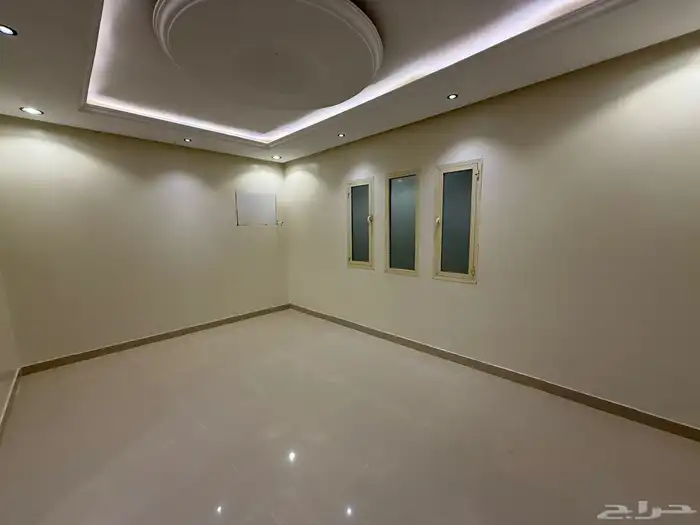 فيلا درج صالة و شقتين زاوية مقابل مسجد و مرفق 350 متر 20