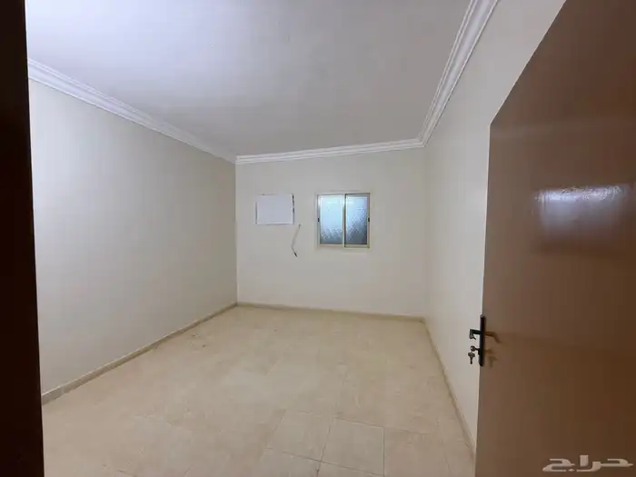 فيلا درج صالة و شقتين زاوية مقابل مسجد و مرفق 350 متر 25