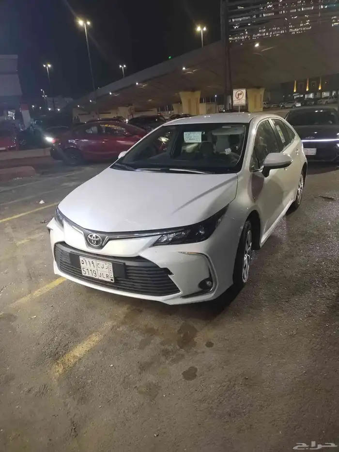 للتنازل سياره تويوتا كرولا 2024 بيضاء 1500cc عبداللطيف جميل 3