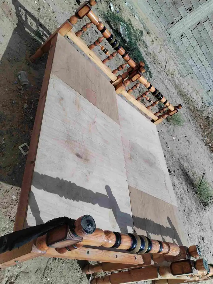 كراسي للبيع بحالة جيدة كلها ب 150 1