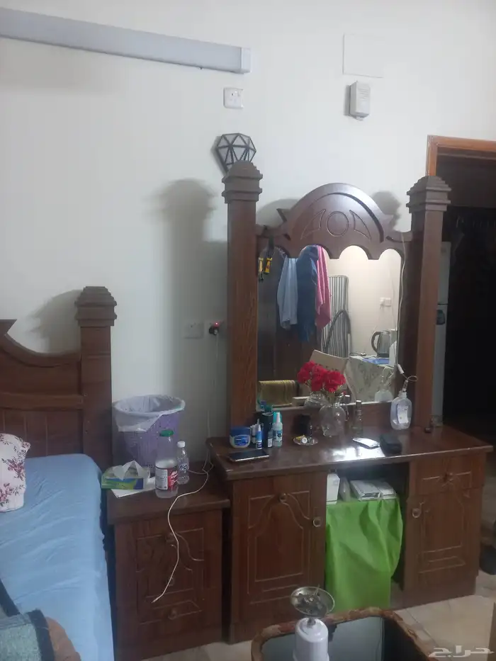 غرفة نوم كبيرة مستعملة للبيع 1