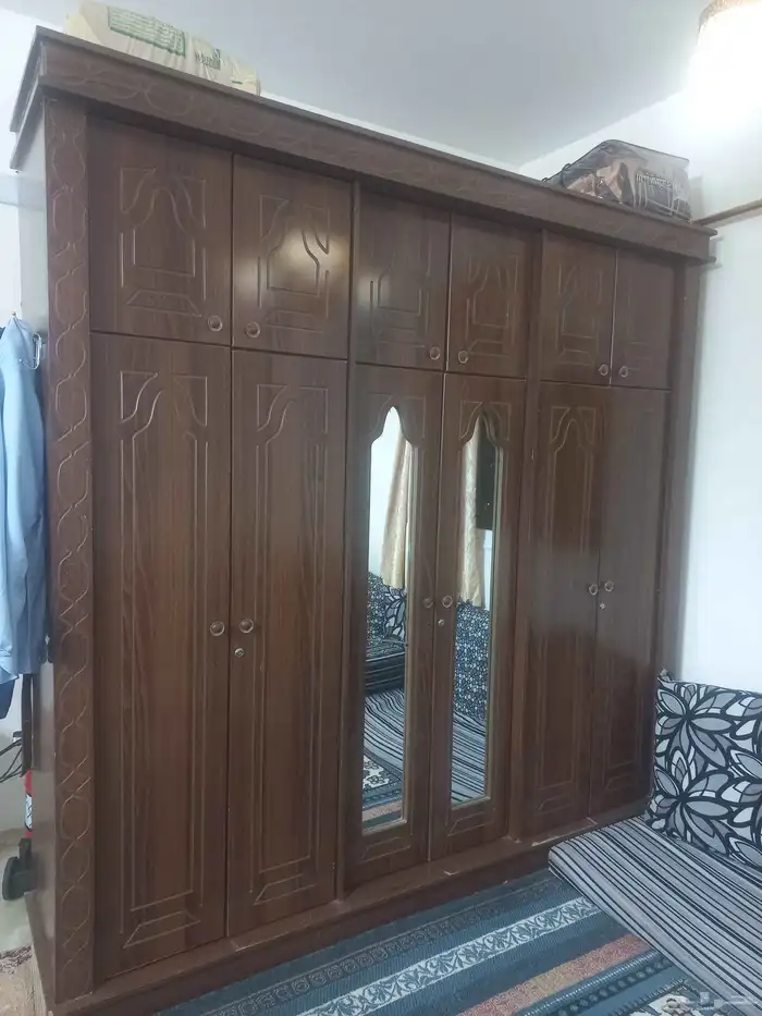 غرفة نوم كبيرة مستعملة للبيع 2