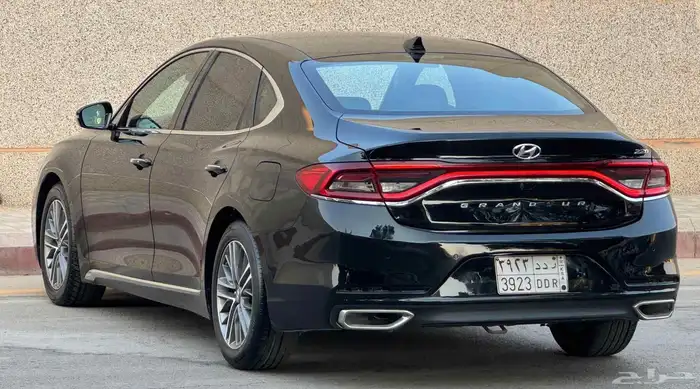 للبيع ازيرا موديل 2019 وكاله ديزل 3