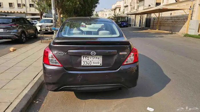 نيسان صني بحاله ممتازه موديل 2021 3