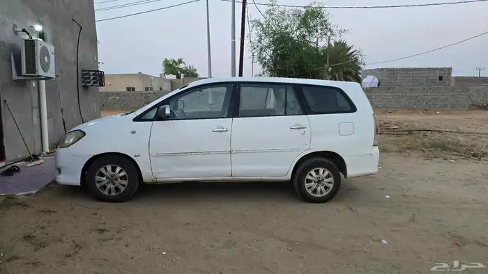 انوفا 2009 للبيع 2