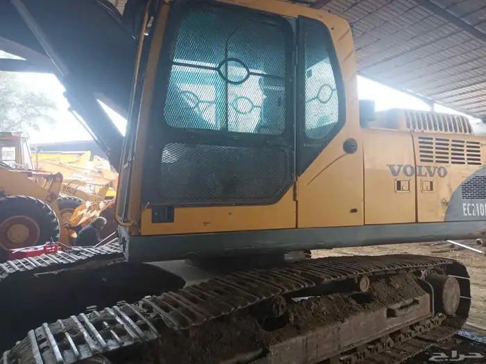 بوكلين فولفو حجم 210 للايجار 0