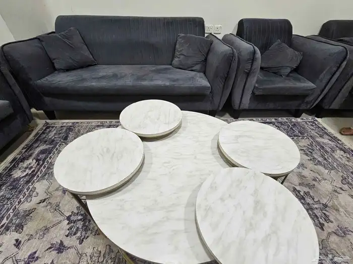 بيع اثاث 4 كنب مع الفرشه و طاوله كبيره مع 4 طولات صغار 0