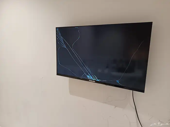 شاشه سمارت 32بوصه صغيره استخدام شهرين فقط طاحت مكسوره الشاشه 0