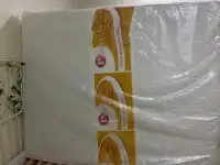 مرتبة مقاس 160شبة جديدة استخدم بسيط بالكيس تكفى نفرين 4