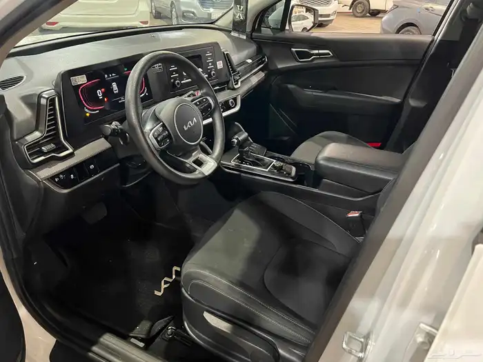 سبورتاج بنزين 2023 نص فل سعودي بحالة الوكالة 9