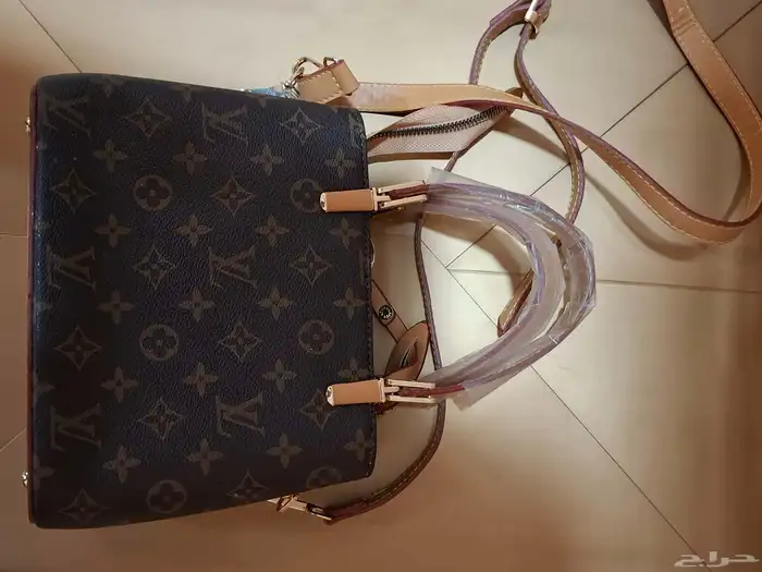 شنطة نسائية جديدة 0