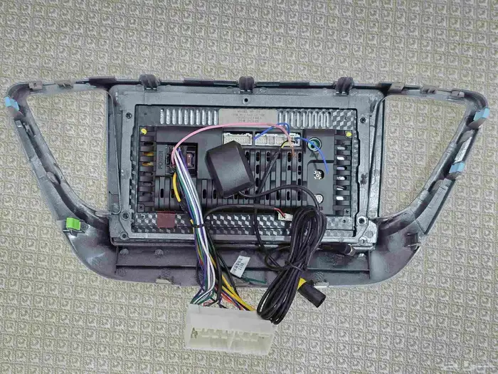 شاشة هيونداي أكسنت 2023 (بحالة جديدة) مع الفريم و كاميرا خلف 6