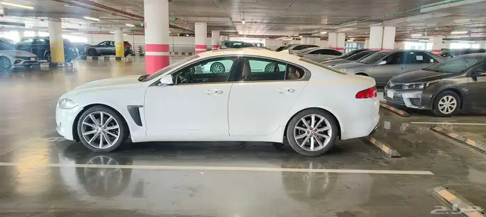جاكوار XF2015 2