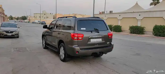 تويوتا سيكويا 2011 2