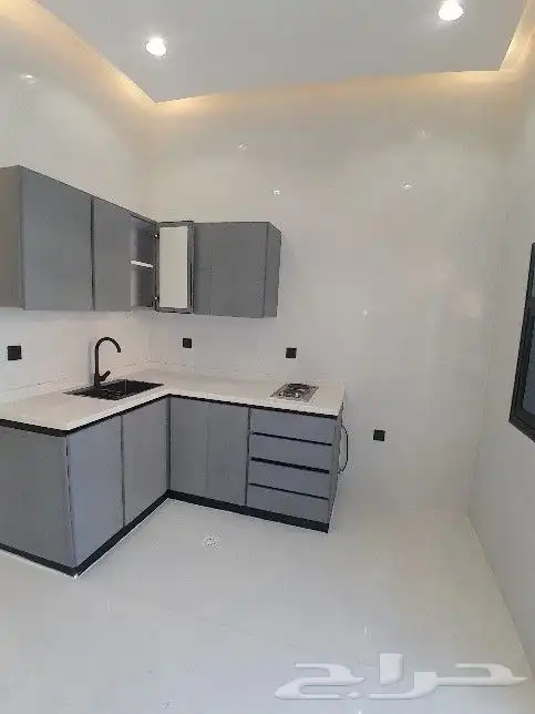 للبيع روف علوي مع ملحق 8غرف تشطيب راقي حي النزهة 680الف 26