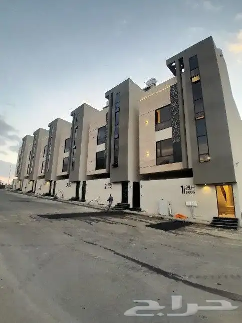 للبيع شقه دور ثاني ملحق وسطح خاص بالشقه تشطيب راقي 590الف 1