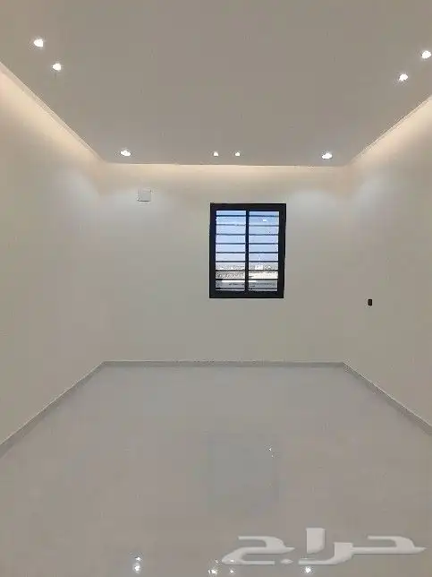 للبيع روف علوي مع ملحق 8غرف تشطيب راقي حي النزهة 680الف 8