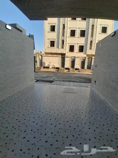 للبيع روف علوي مع ملحق 8غرف تشطيب راقي حي النزهة 680الف 2