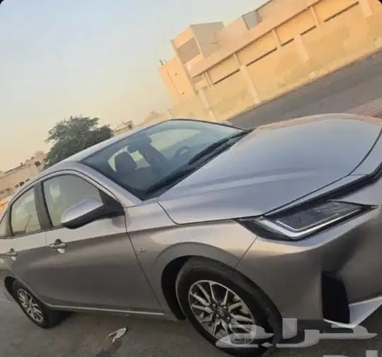 يارس 2023 لون تيتانيوم ماشة 23 الف 6