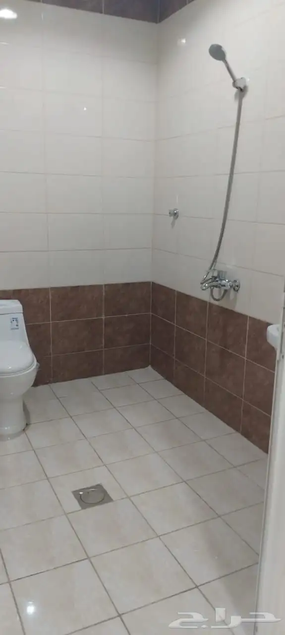 شقه مفروشه للايجار الشهري عزاب 4