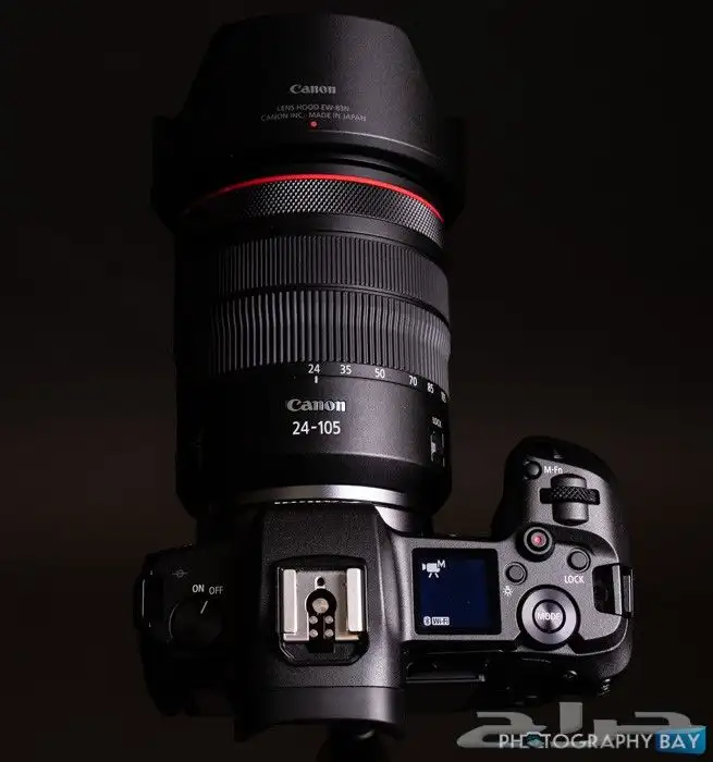 Canon R camera body only shutter 1800 comes with a box c 2