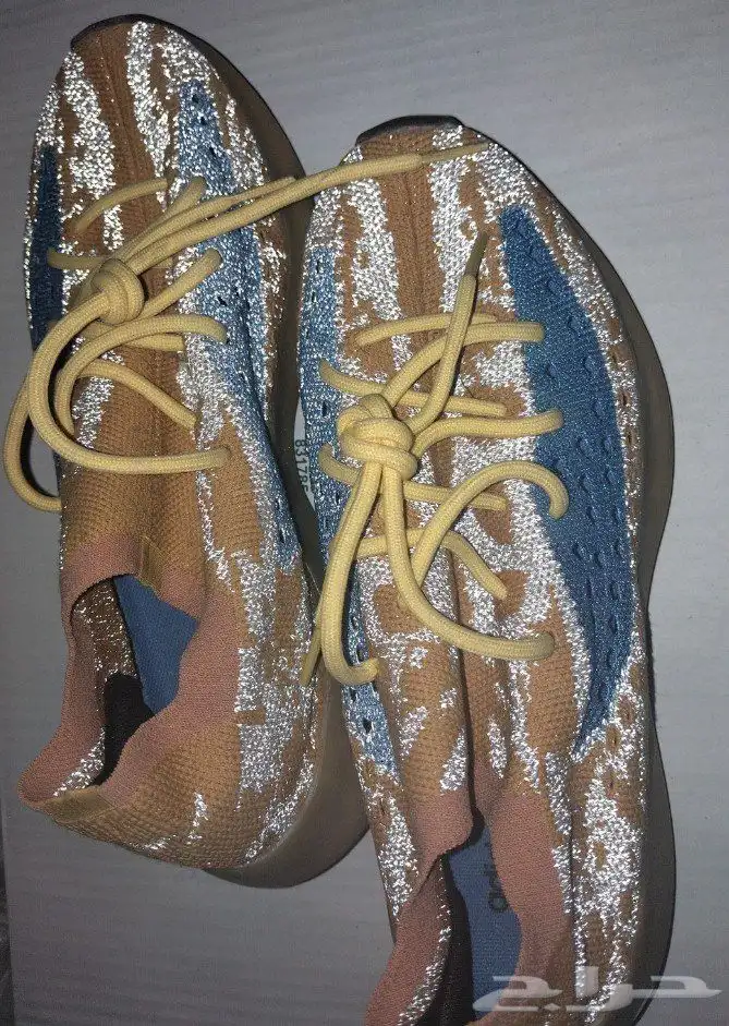 حذاء ييزي اديداس بنصف السعر 3