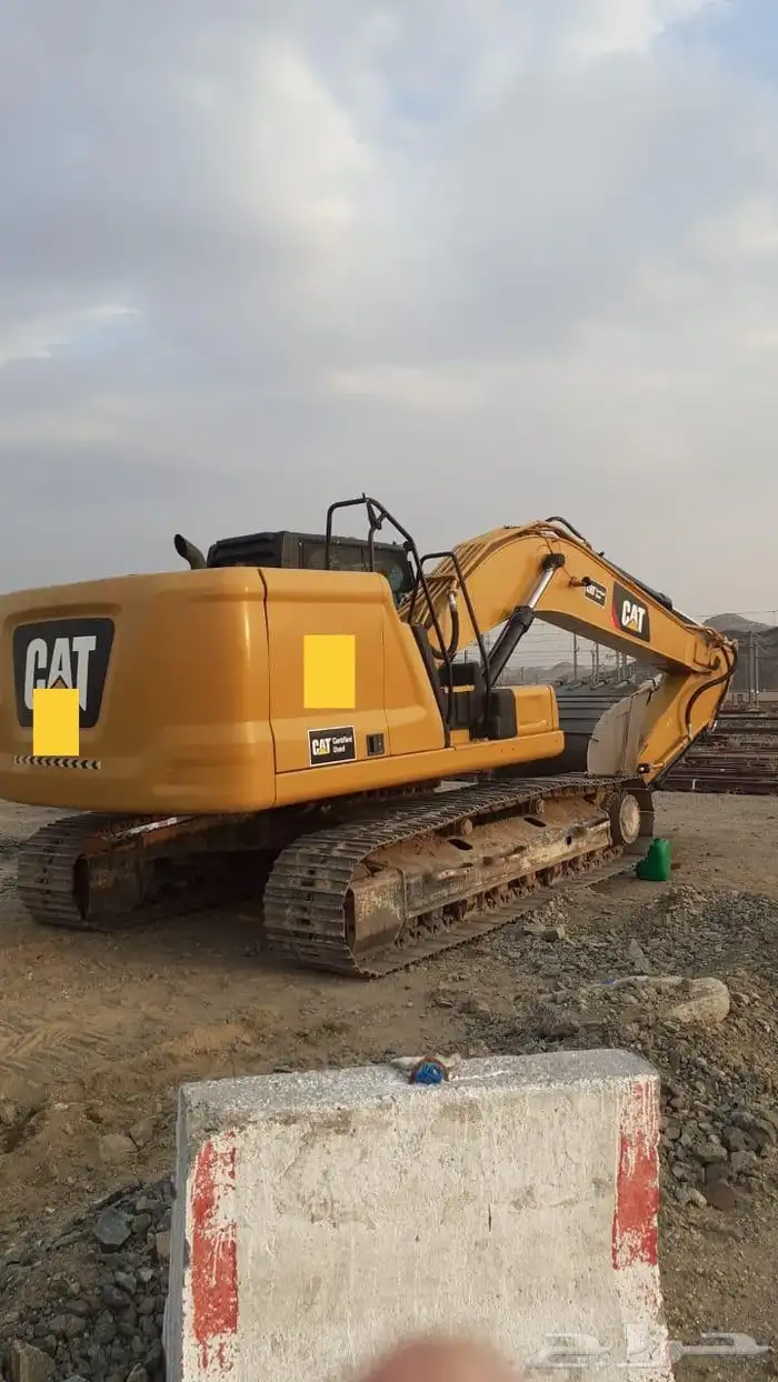 بوكلين كتربلرموديل 2019 مع العلم يوجد بها بكت ودقاق حجم 320 1