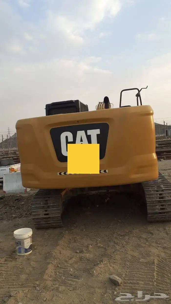 بوكلين كتربلرموديل 2019 مع العلم يوجد بها بكت ودقاق حجم 320 0