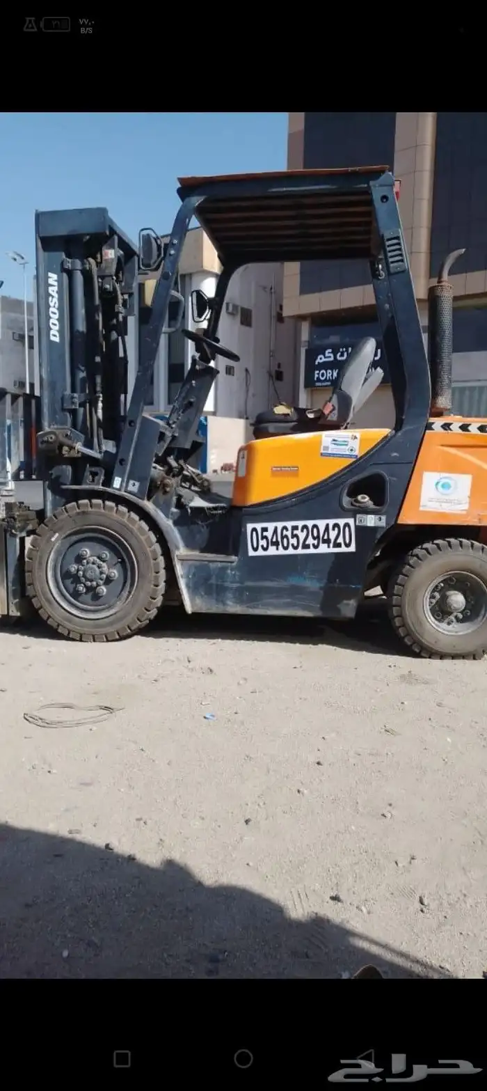 رافعه شوكية ثلاثة طن للايجار اليومي الشهري 1