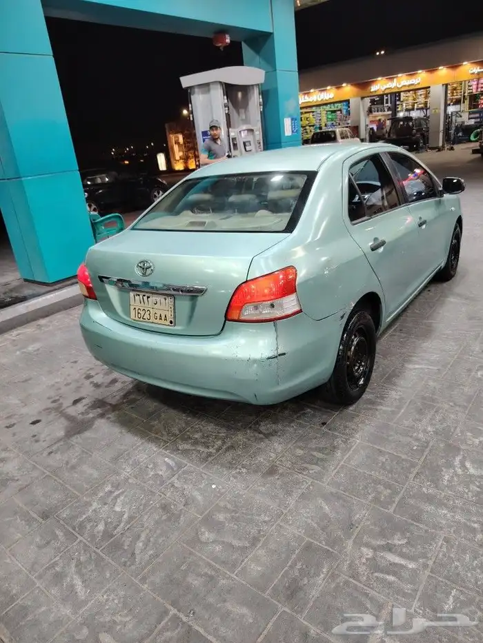 توياتو ياريس 8