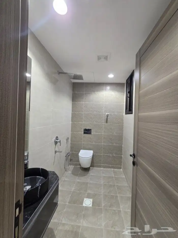 للبيع شقق علويهVIP سطح خاص 6غرف من500 ألف أبها المحالة قرطبة 17