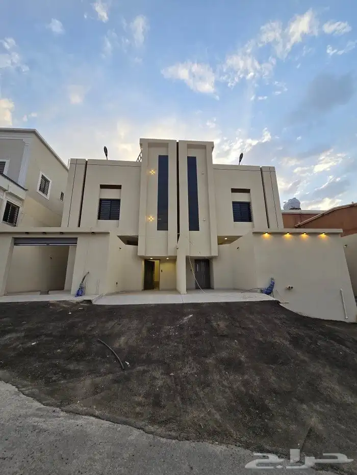 للبيع روف علوى مع ملحق بمدخل سياره من 650 ألف طريق الثمانين 0