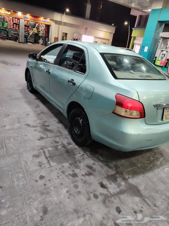 توياتو ياريس 7