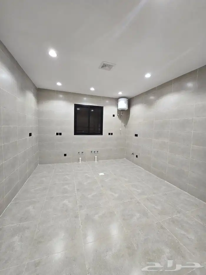 للبيع شقق علويهVIP سطح خاص 6غرف من500 ألف أبها المحالة قرطبة 14