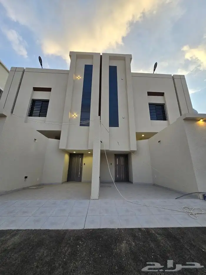 للبيع روف علوى مع ملحق بمدخل سياره من 650 ألف طريق الثمانين 2