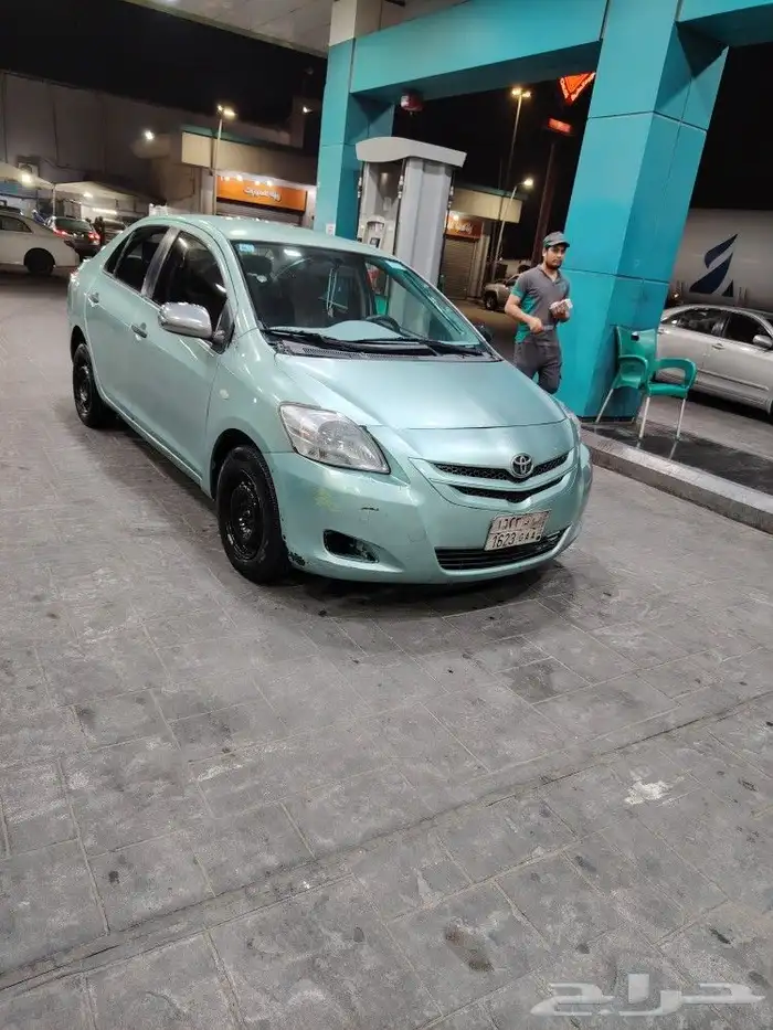 توياتو ياريس 4