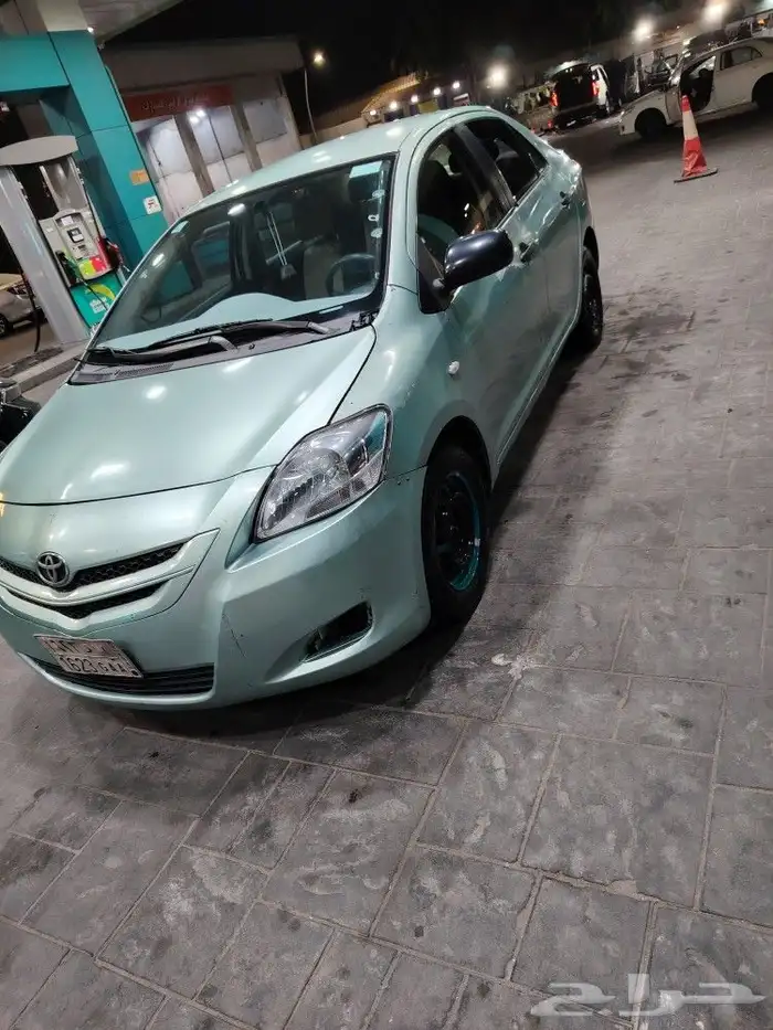 توياتو ياريس 5