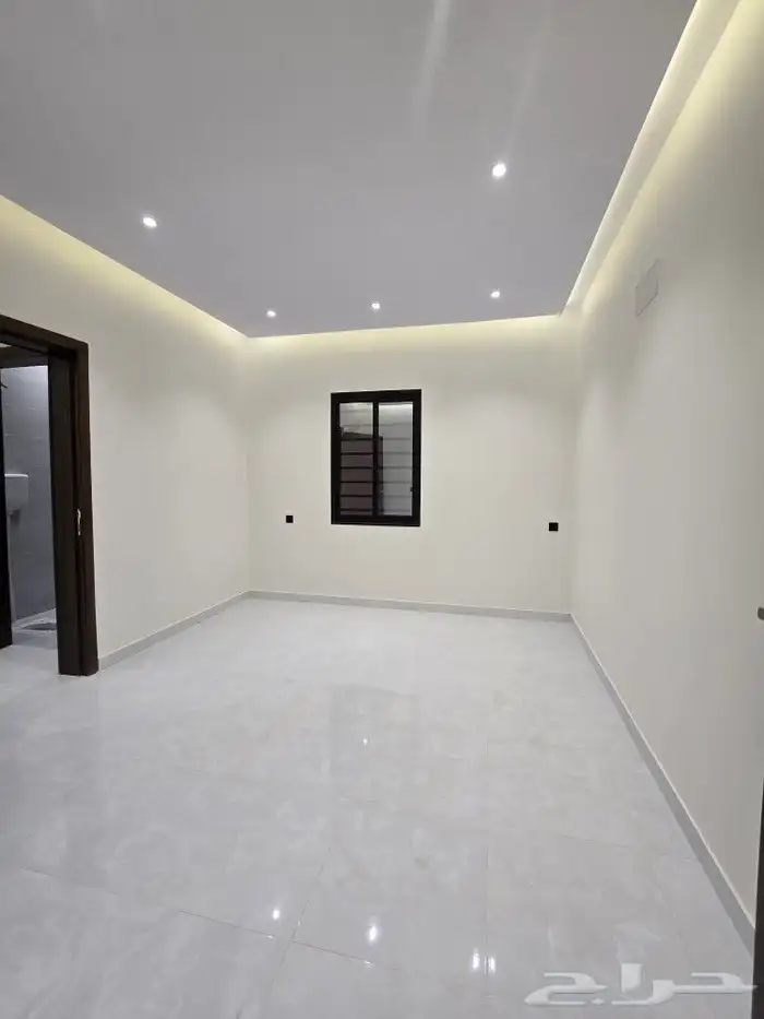 للبيع روف علوى مع ملحق بمدخل سياره من 650 ألف طريق الثمانين 9