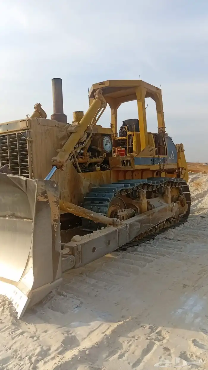 بلدوزر 155 للإيجار اليومي والشهري 0