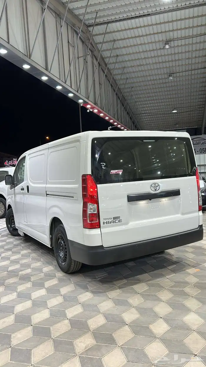 تويوتا باص هايس بضاعة سقف منخفض 2026 قير عادي ديزل. 3