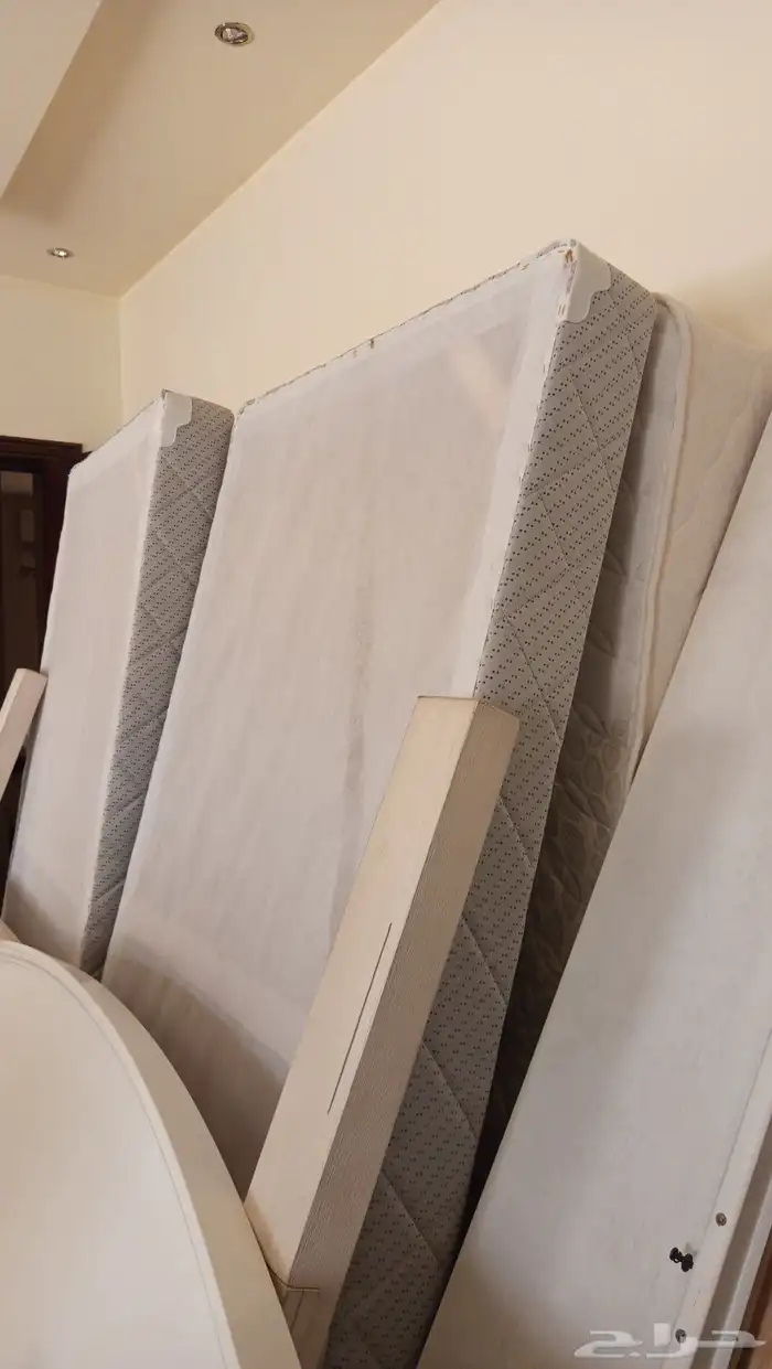 غرفة نوم .. نظيفة وبحالة ممتازة..لا يوجد دولاب ملابس 2