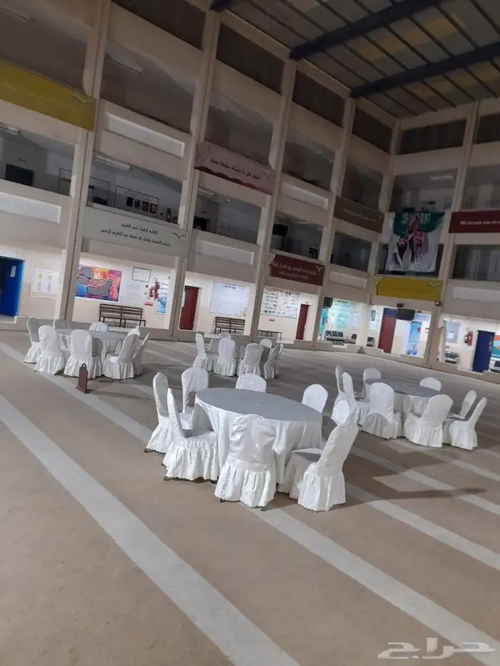 طاولات وكراسي وجلسات لتاجير 5
