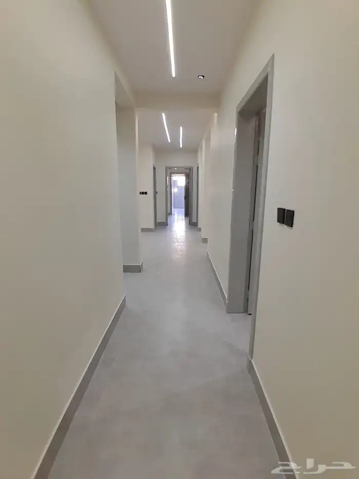 للبيع دور ارضي كبير بمدخل سيارة 6غرف بسعر 550الف بمخطط 3 18