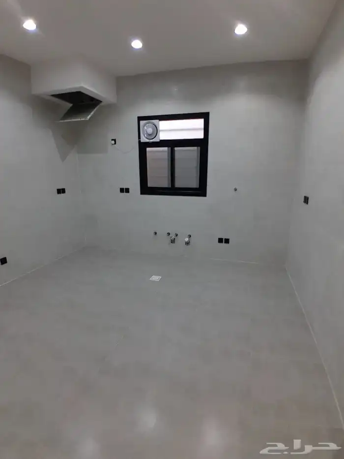 للبيع دور ارضي كبير بمدخل سيارة 6غرف بسعر 550الف بمخطط 3 5