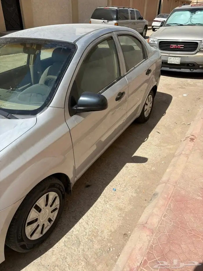 أفيو مديل 2011 1