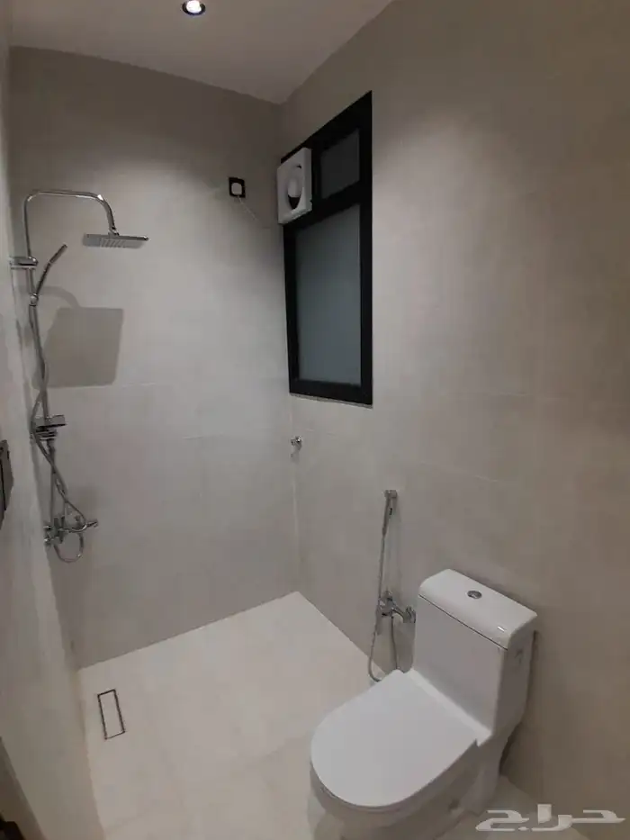 للبيع دور ارضي كبير بمدخل سيارة 6غرف بسعر 550الف بمخطط 3 12